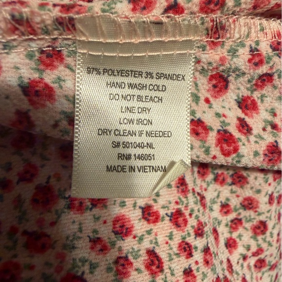 Pink floral tiered midi dress with V-neck and flutter sleeves - Picture 4 of 4